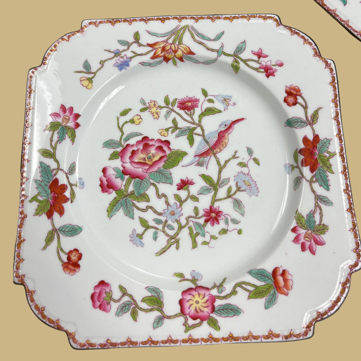 Aynsley Plate in the Pembroke Pattern/England