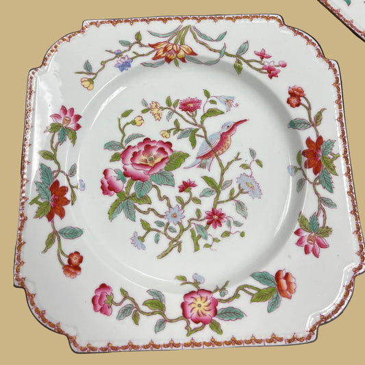 Aynsley Plate in the Pembroke Pattern/England