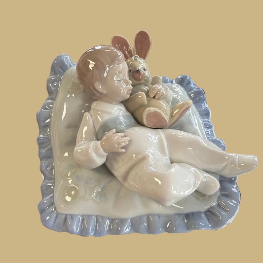 Lladro “Taking A Snooze”Figurine