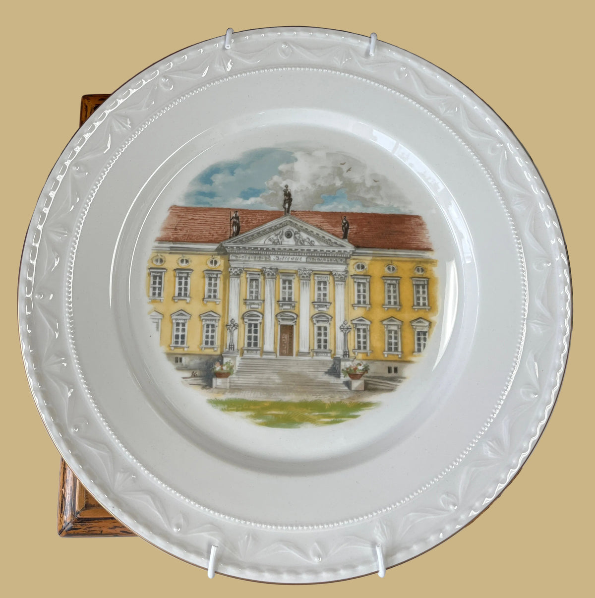 KPM Berlin Plate Depicting a German Palace