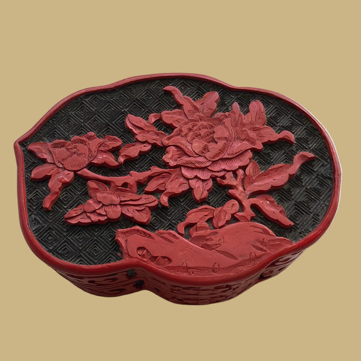 Vintage Chinese Cinnabar Trinket Box